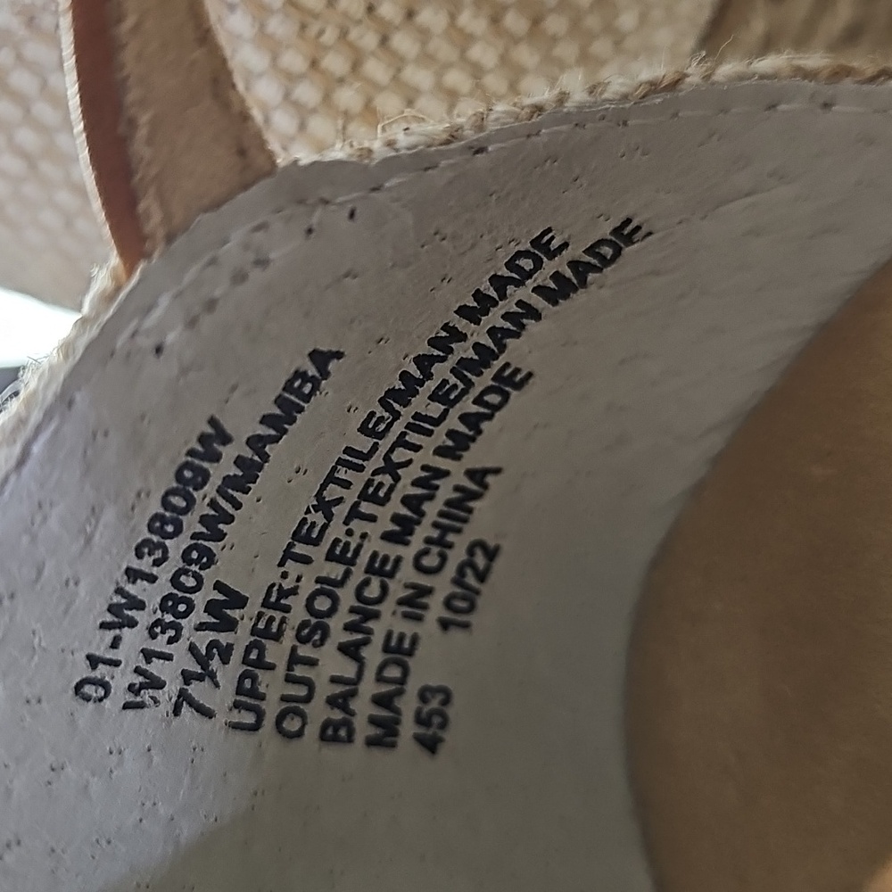 White Mountain Wedges - Picture 8 of 8